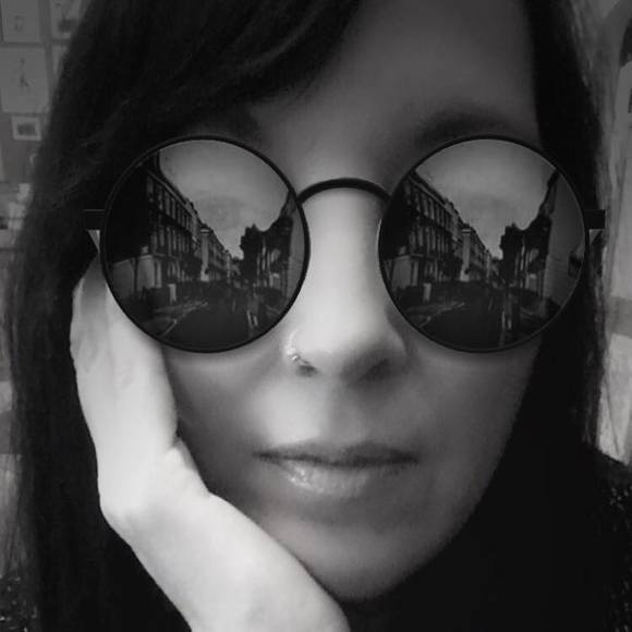 Meet your Posher, Kris - Picture 1 of 1